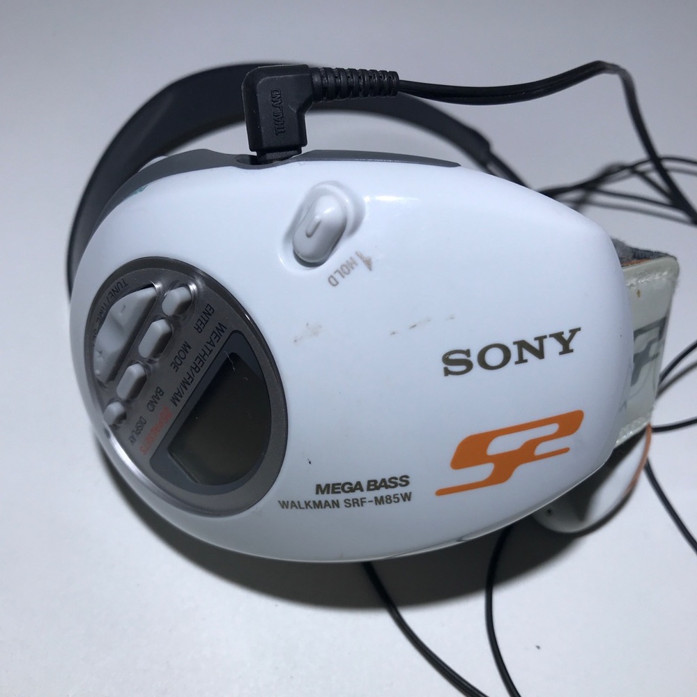 VTG SONY WALKMAN SRF-M85W BUNDLE W/ARMBAND + Headphones MDR-W014